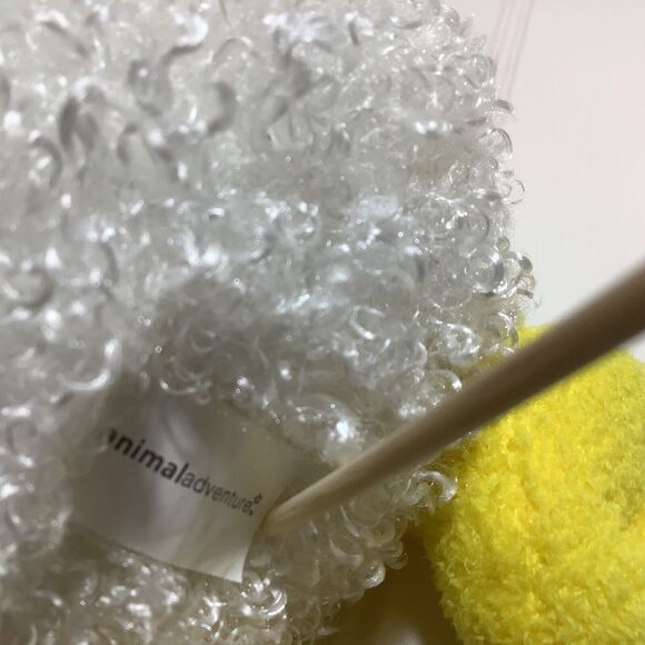 Animal Adventure Duck White and Yellow 8”Plush Gingham Ribbon Bow - Picture 5 of 6